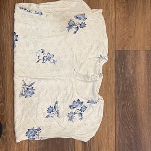 Maurice’s floral flowy t shirt size L